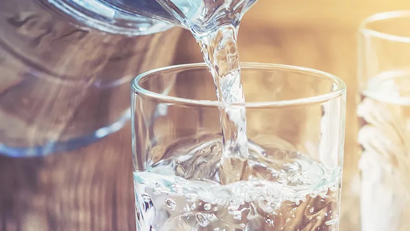 Wem gehört eigentlich das Wasser? - STIFTUNG WASSER