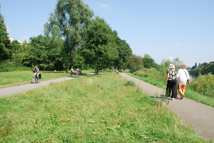 Wasser - ESSEN - Neue Wege zum Wasser 