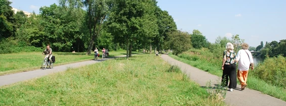 Wasser: ESSEN - Neue Wege zum Wasser